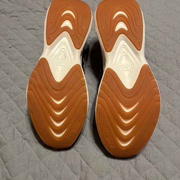 APL Streamline -M - Picture 2 of 4